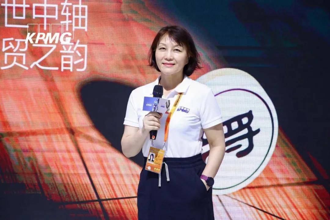 包含穆古鲁扎爆冷击败C9，比分优势明显引爆全场！的词条