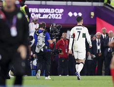 九游体育APP下载-c罗诺坎普闭嘴手势图片