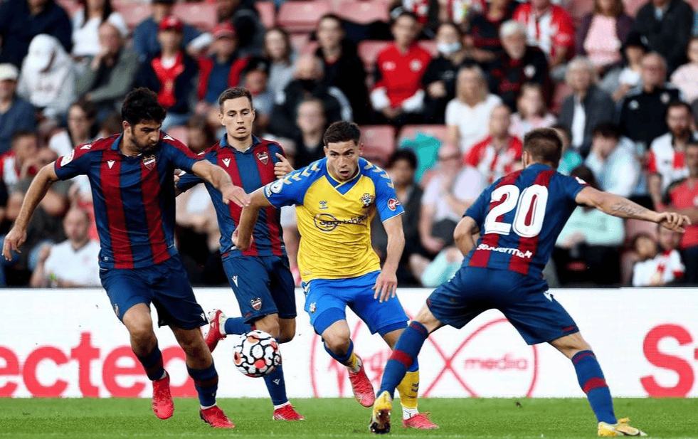 JIUYOU SPORTS-比利亚雷亚尔vs西班牙人多久恢复比赛